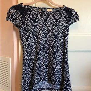 Girls size 7/8 patterned short sleeve shirt